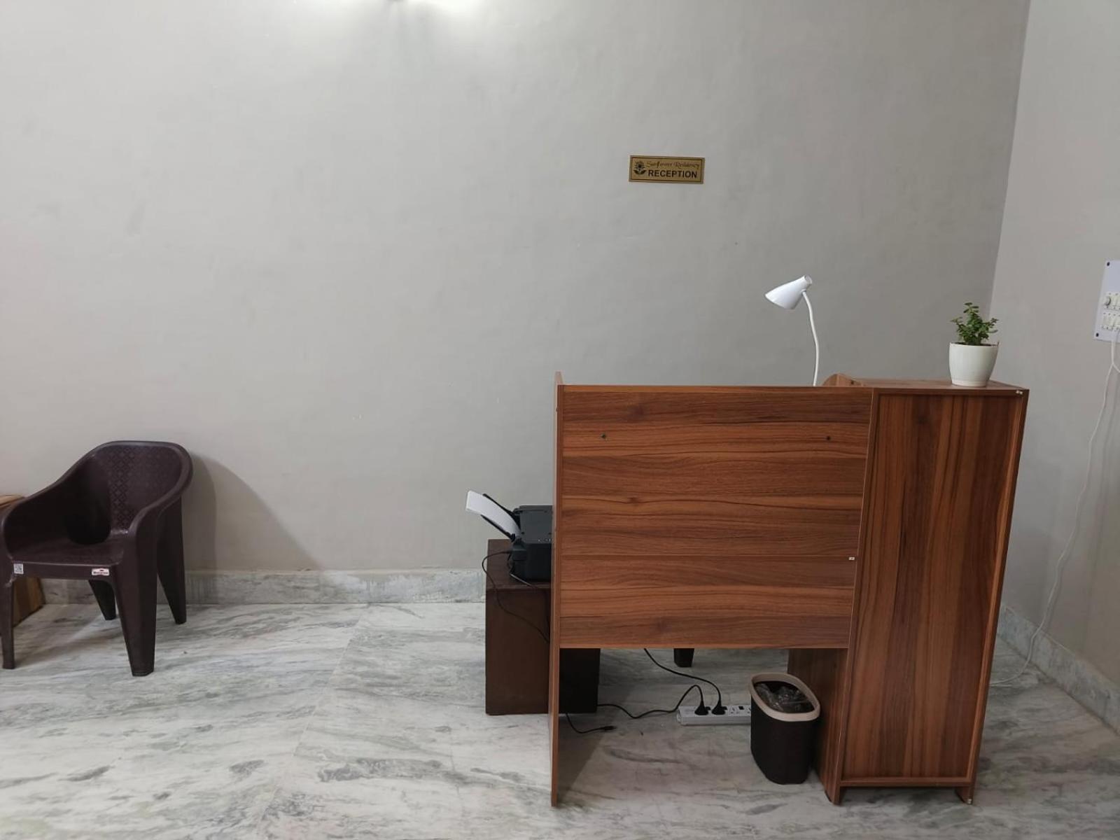 Play-Sunflower Omega-1 Couple Friendly Greater Noida Exterior photo